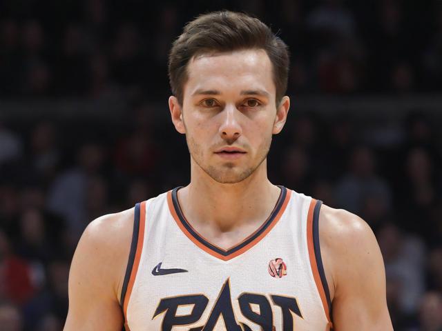 开云体育_ NBA全明星周末的看点：明星球员的精彩碰撞，nba全明星开场仪式