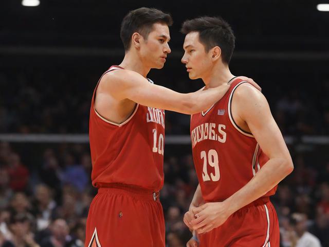 开云体育_ NBA总决赛重演：湖人对阵热火的经典战斗，湖人总决赛打热火