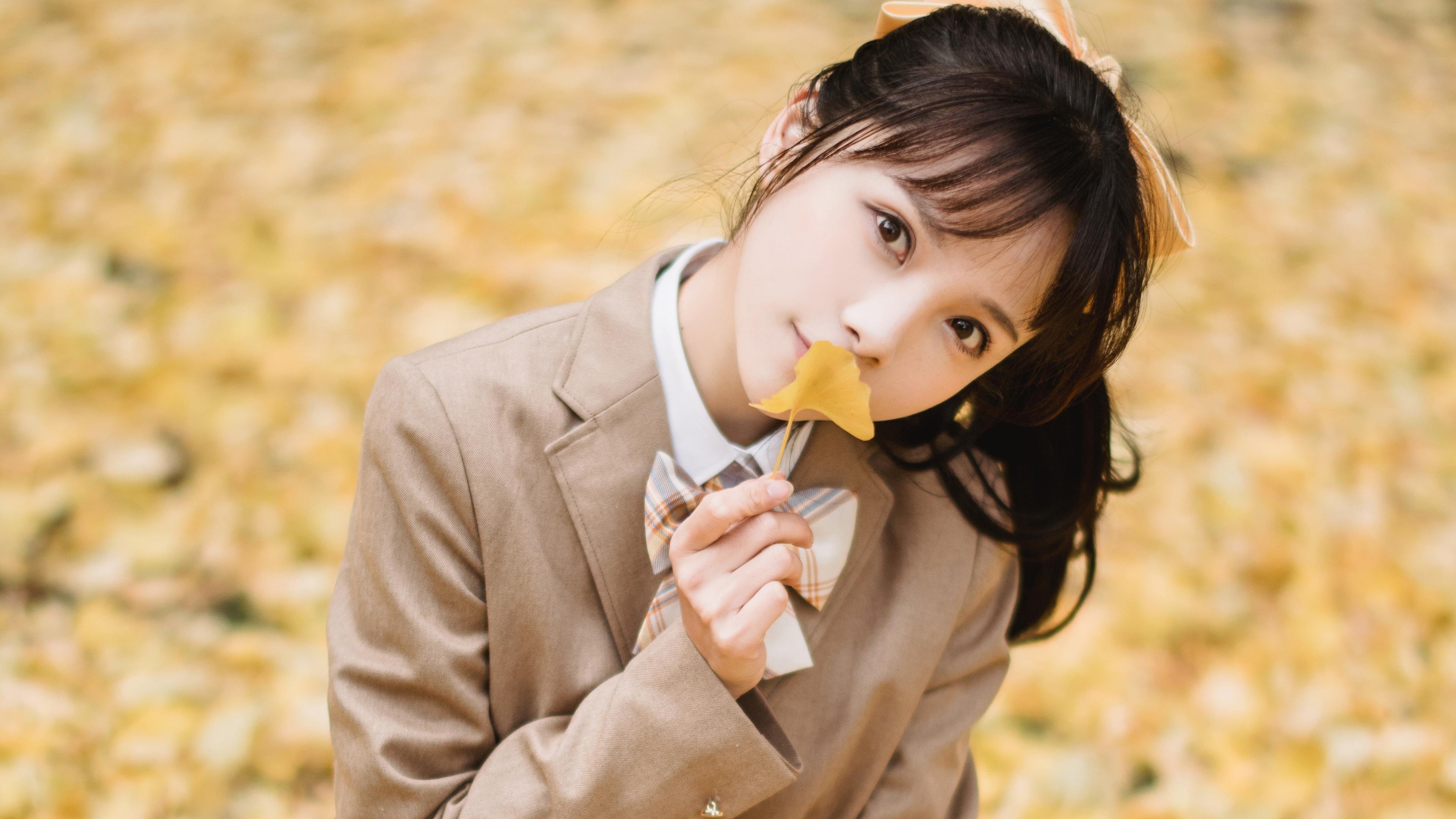 球员伤后坚持出战赢得观众尊重展现职业精神，球员受伤了还有工资吗